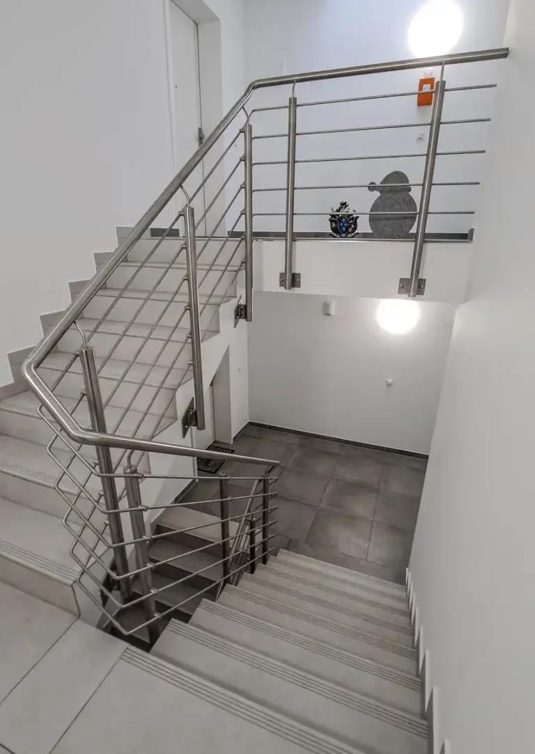 Metallbau Zieger KG – Treppen-Innengeländer und -außengeländer